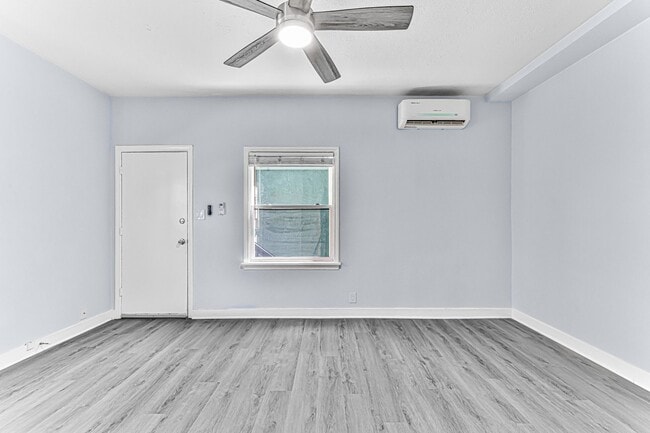 Photo - 1711 E Appleton St Unidad 16