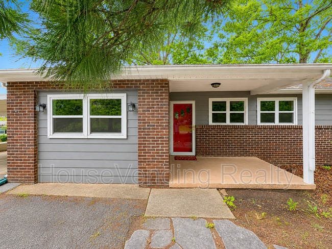 Building Photo - 619 Tarpley St
