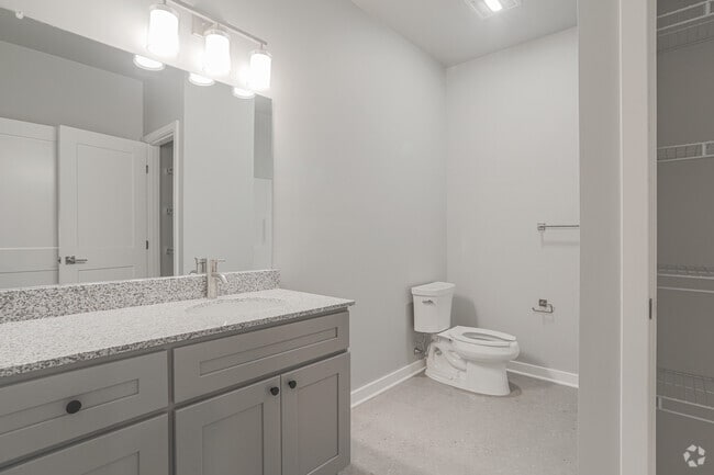2BR, 1BA - 880SF - Bathroom