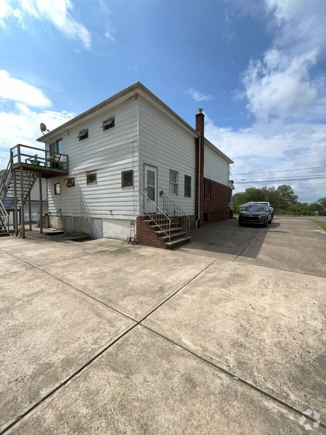 Building Photo - 210-212 Ridgewood Unit 212 Ridgewood Front Rental