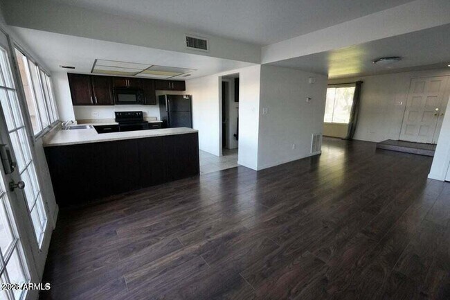 Photo - 3320 S Juniper St