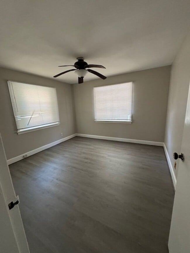 Photo - 714 Pou St