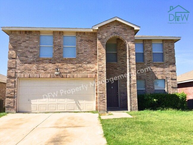 Building Photo - Spacious 4-Bedroom Home with Fireplace & Large Backyard in SW Fort Worth