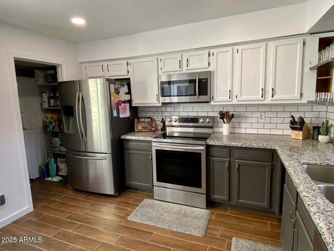 Photo - 5100 N Miller Rd