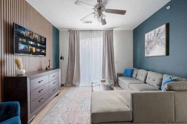 Photo - 13005 Meandering Way Unidad ID1056336P