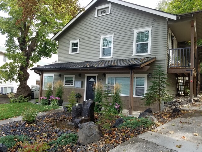 Photo - 845 S Cowley St