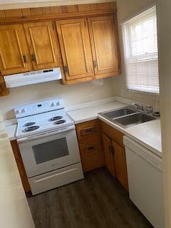 Photo - 112 W Calhoun St