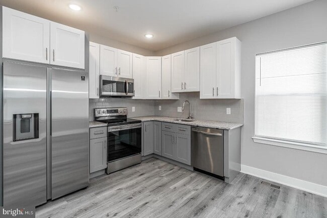 Photo - 616 Union St Unit B