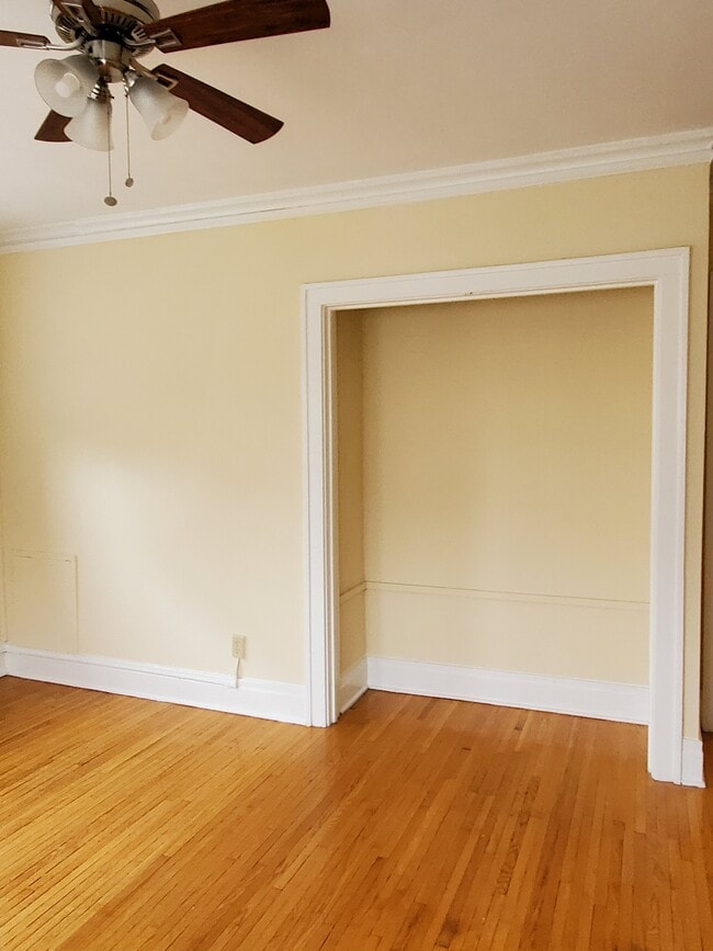 Shelbourne - 1 Bedroom Living Room - Shelbourne Apartments