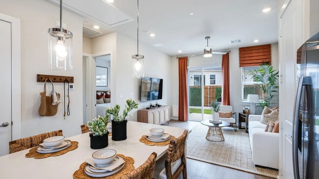 Photo - North Elm Street, Denton, TX 76207 - 2 BR ...