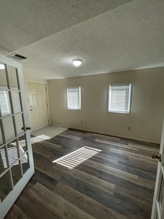 Photo - Stunning 3/2 Near Tech!