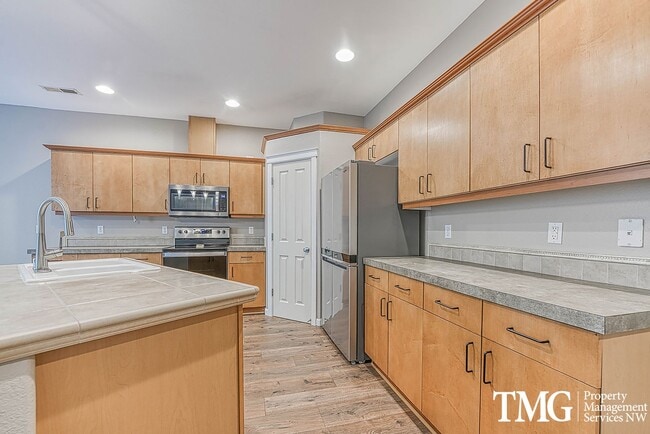 Photo - Inviting 3 BD 2.5 Bath Townhome in Gated Community