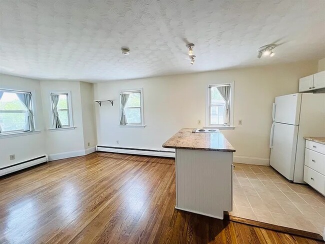 Photo - 189 Concord Ave Unit Concord Studio