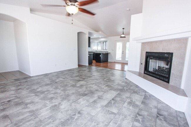 Photo - 4266 N Saratoga Dr