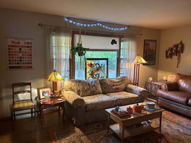 208 S Hillsdale Dr Unit 1