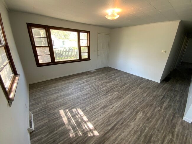 Photo - 921 Martin St