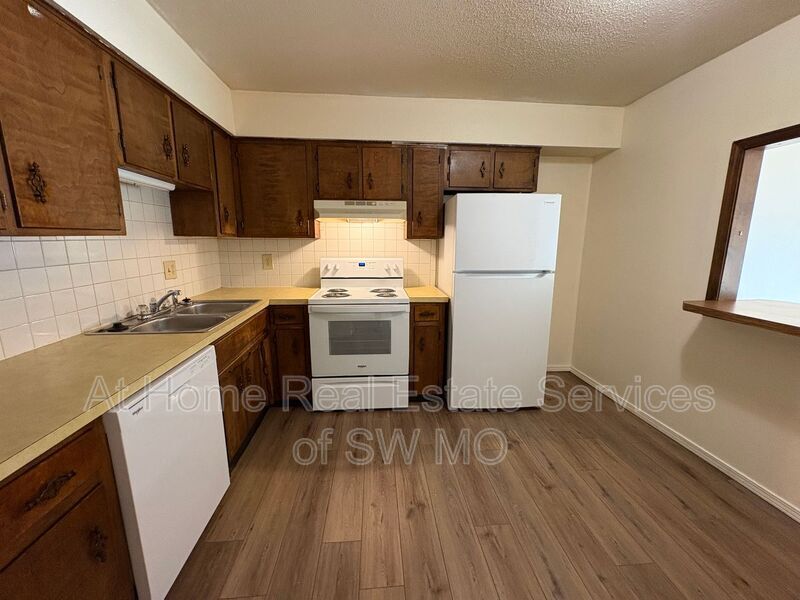 Photo - 933 S Wildan Ave Unit Apt #2