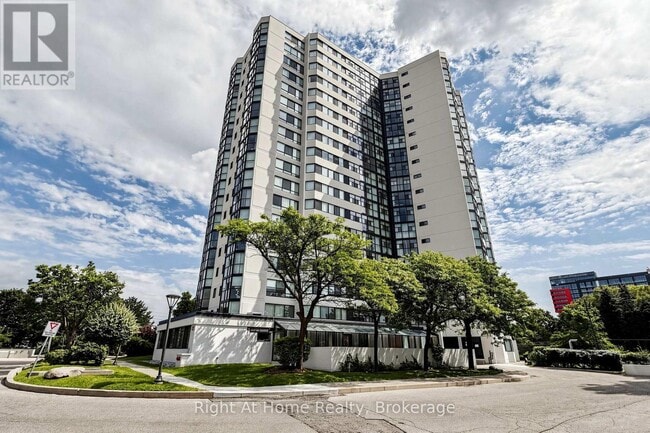 Photo - 1360 Rathburn Rd E Unit 1509