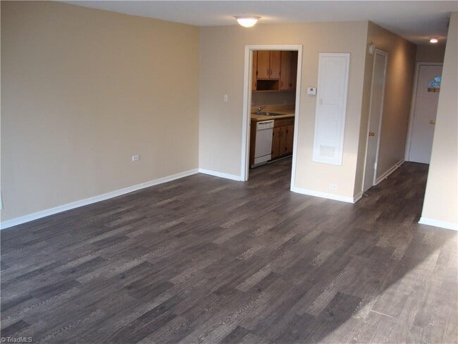 Photo - 101 Oxford Pl
