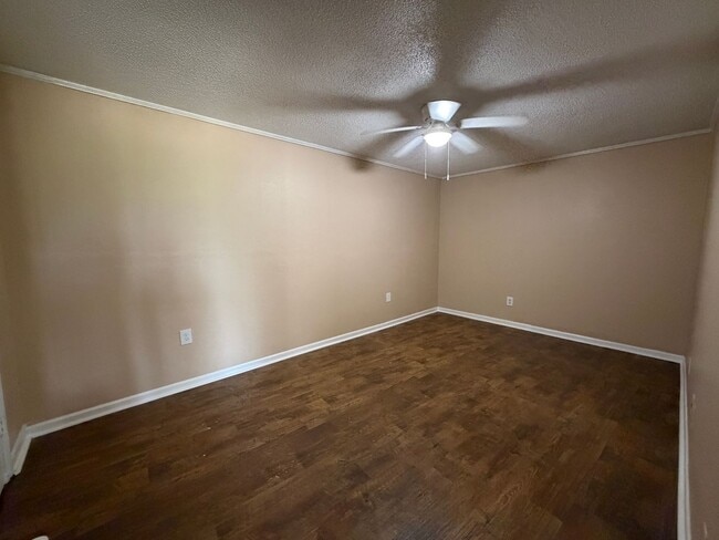 Photo - 956 Thompson Springs Rd SE