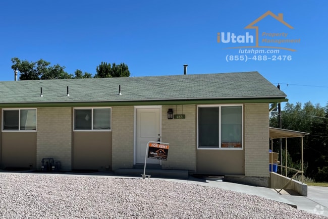 Building Photo - 2 bdrm 1 bath Duplex- Coming soon Rental