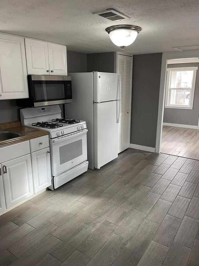 Photo - Spacious Railroad Style 1 bed/1 bath Home in Denver, CO- Available 9/7/26!