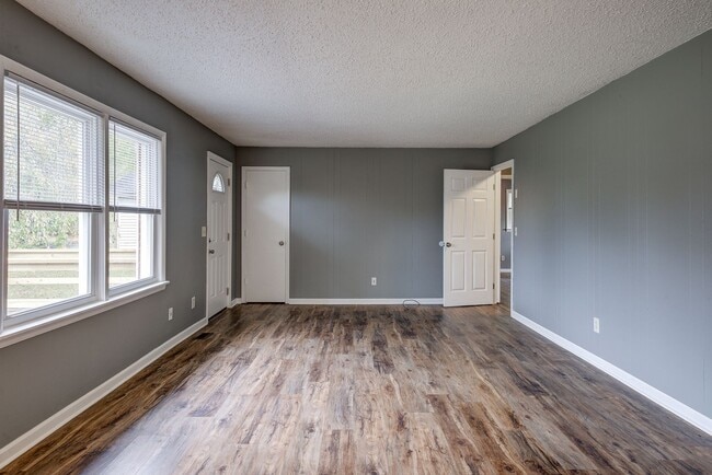 Photo - Newly Renovated 3 Bedroom Rental in Johnso...