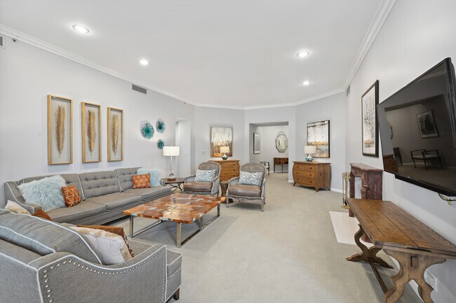 Photo - Utama Royale