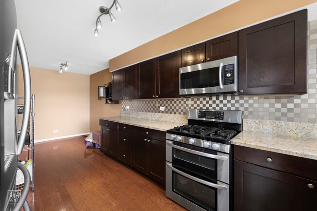 Photo - 1233 S Parkside Dr