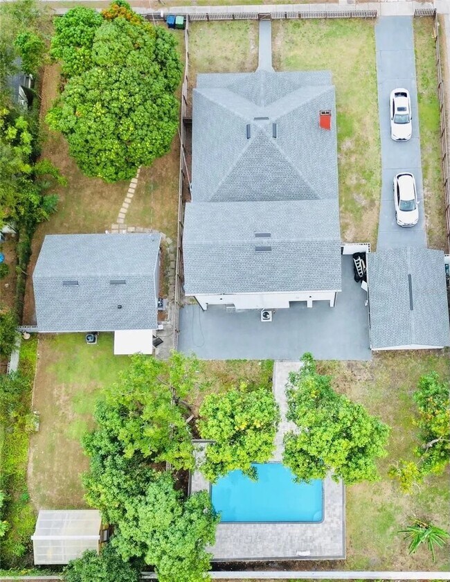 1017 E 19th Ave