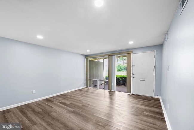 Building Photo - 7153 Donnell Pl Unit A Rental