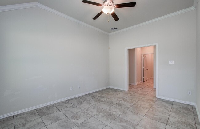 Photo - 1011 Veer Dr