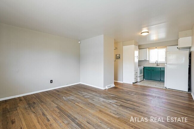 Photo - 1665 Fenton St