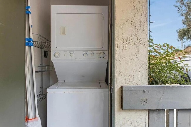 Photo - 830 W Lincoln Ave