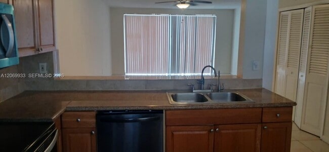 Photo - 1591 NE Miami Gardens Dr Unit 205
