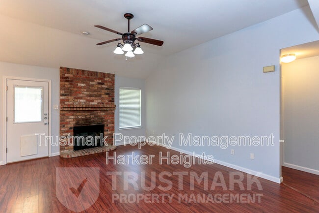 Photo - 904 Ballard Dr