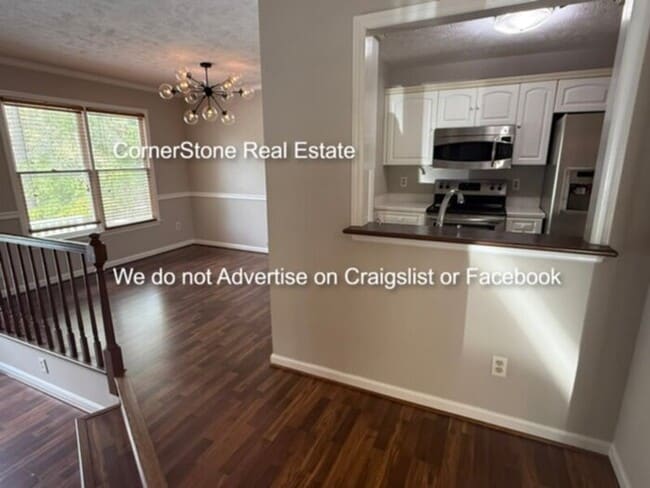 Photo - 1267 Exeter Ln