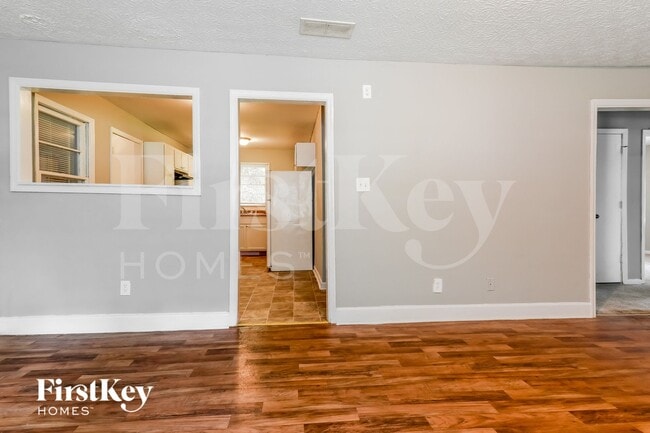 Photo - 1906 Amesbury Dr