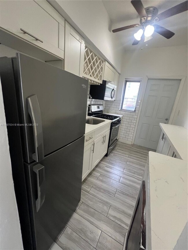 Photo - 8135 Crespi Blvd Unit 2