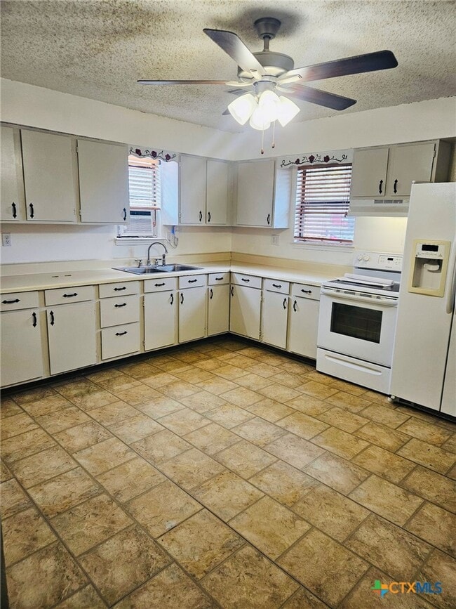 Photo - 104 Plains St