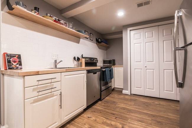 Photo - 1821 16th Street NW Unidad 101