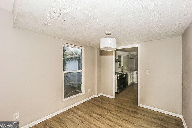 Photo - 4433 Woodbank Ln