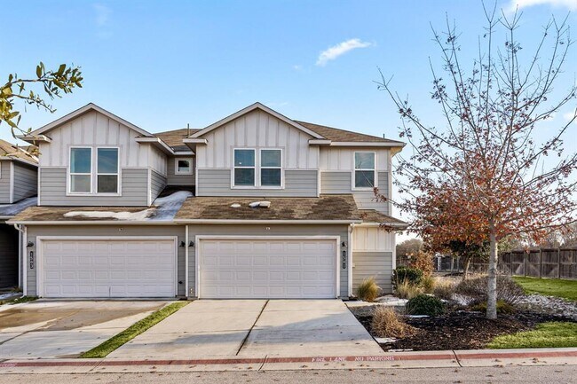 Building Photo - 1501 Roseburg Dr