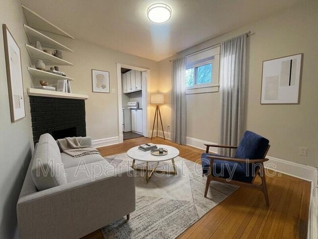 Building Photo - 12 Carrick Ave Unit 2