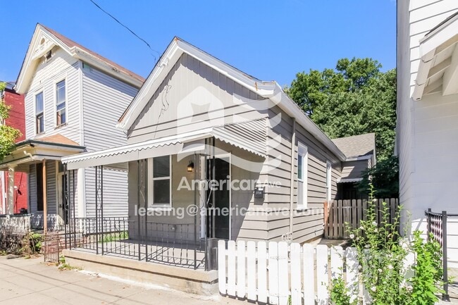 Photo - 1718 Garrard St