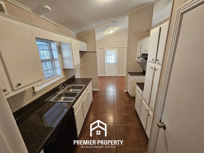 Photo - 2942 S.Mendenhall Road