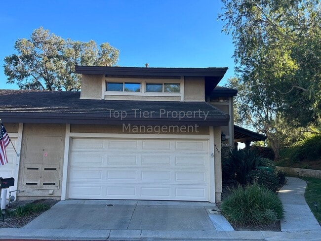 Building Photo - Beautiful 3 bed / 2.5 bath Townhome in Carlsbad; Close to award winning Carlsbad schools!