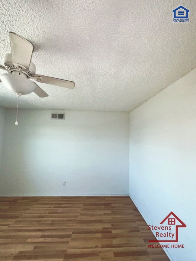 Photo - 2111 NW Lindy Ave