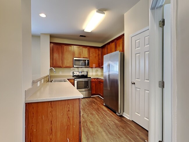 211 Meadow Wood Rd