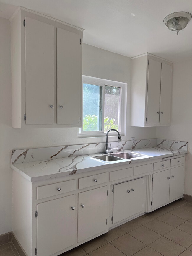 Building Photo - 412 Calle Cinco Unit 3 Rental